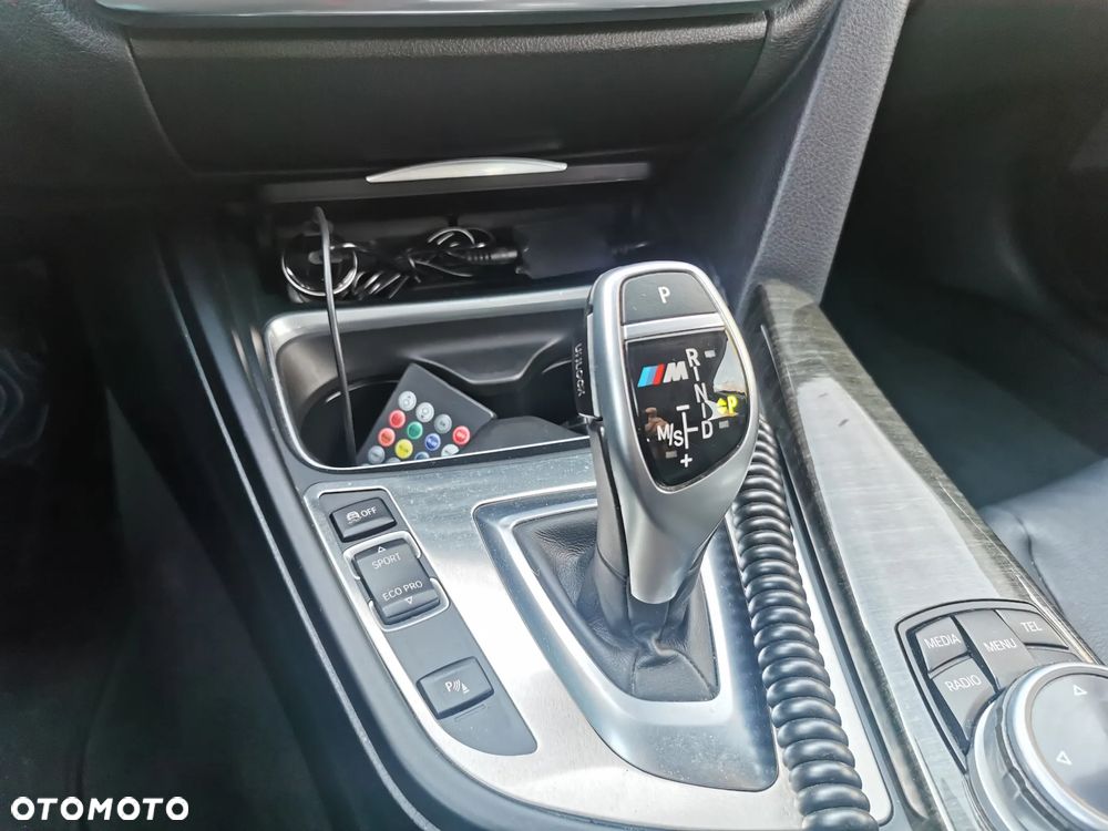 BMW 3GT 328i xDrive Sport-Aut Luxury Line - 17