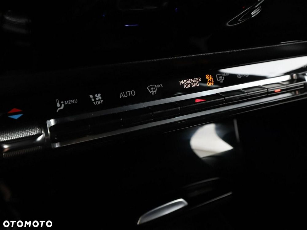 Mercedes-Benz CLA 250 e PHEV AMG Line 8G-DCT - 31