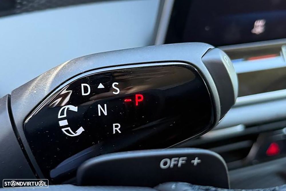 VW Passat Variant 1.5 eTSI Business DSG - 9