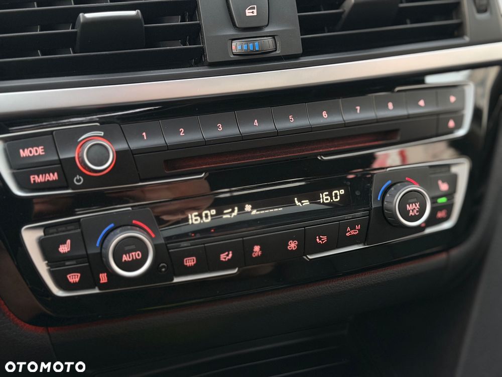 BMW Seria 3 320i xDrive M Sport - 25