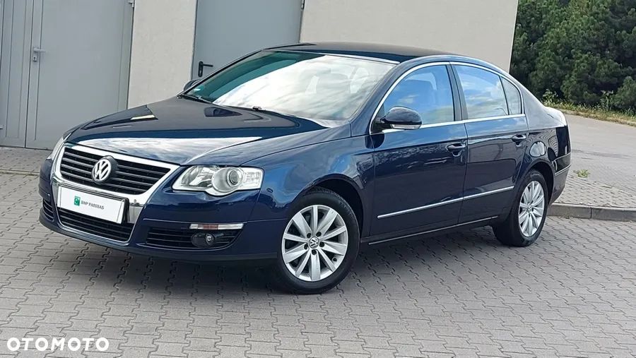 Volkswagen Passat 2.0 FSI Comfortline - 2