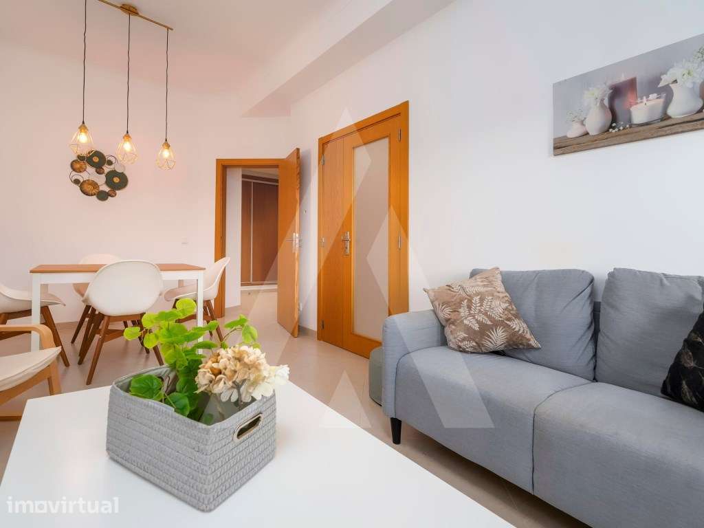 Apartamento T3 em óptimo estado e com boas áreas, em condomínio com... - Grande imagem: 3/56