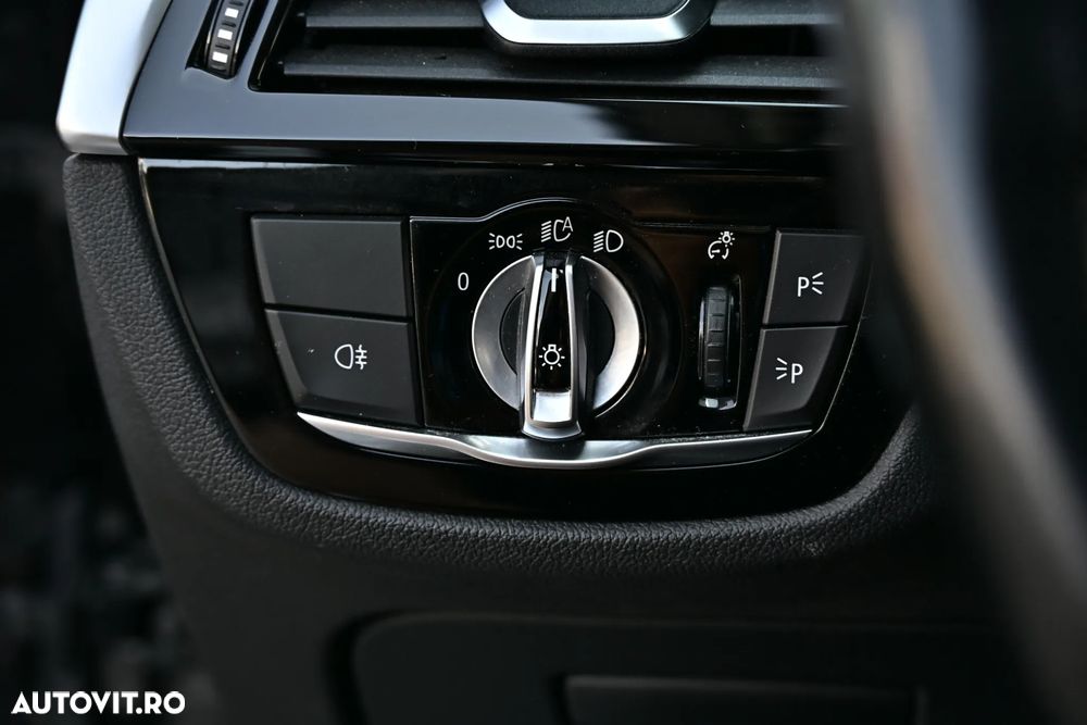 BMW Seria 5 530d xDrive AT MHEV - 27