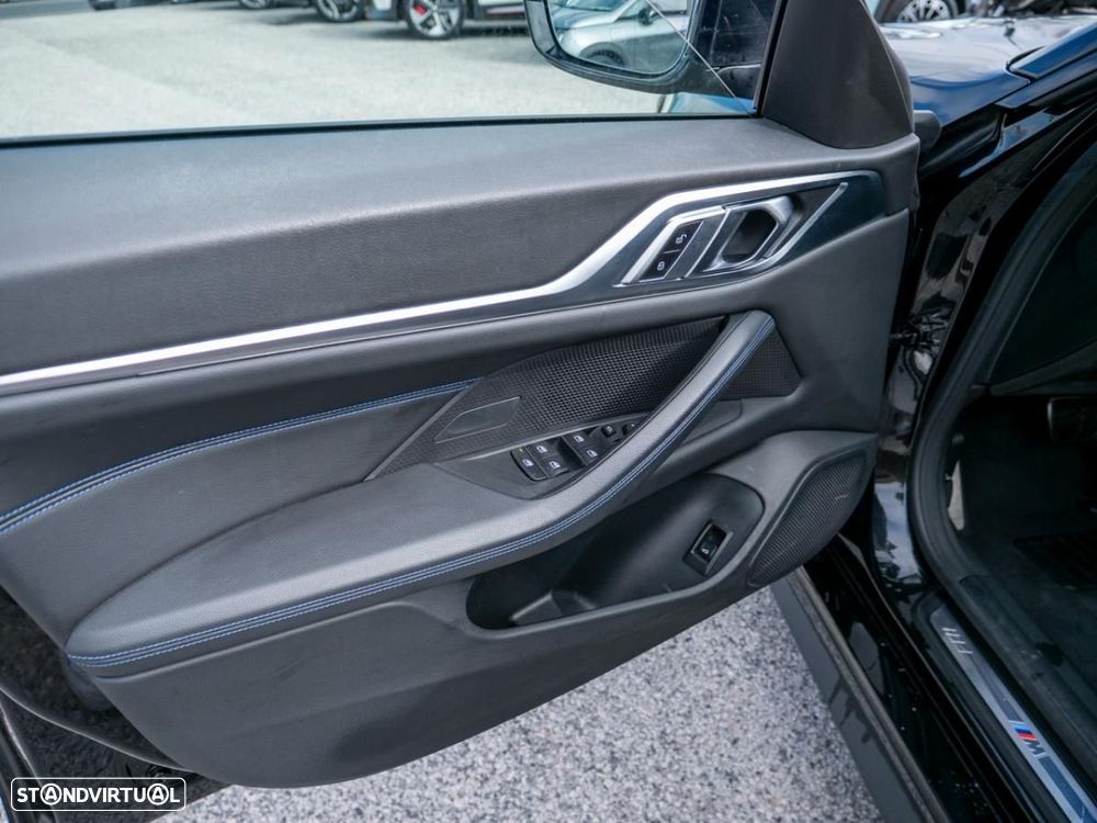 BMW i4 eDrive35 Desportiva M - 22