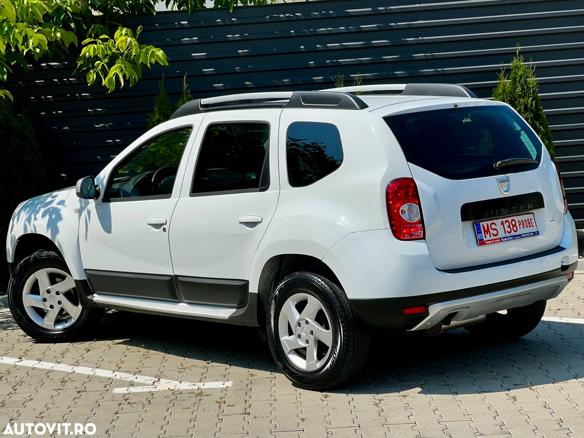 Dacia Duster 1.6 4x4 Laureate - 5