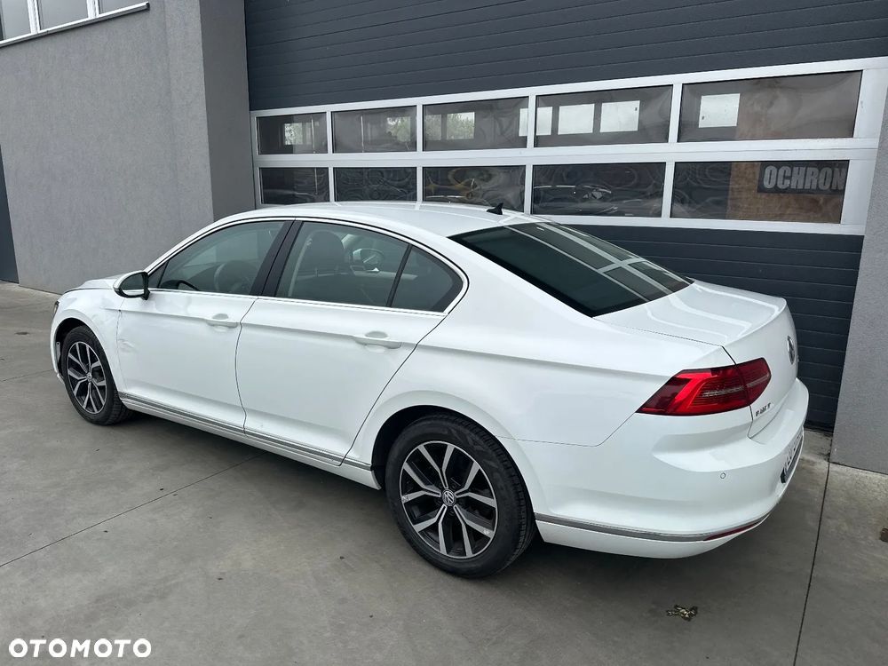 Volkswagen Passat 1.8 TSI BMT Highline - 1
