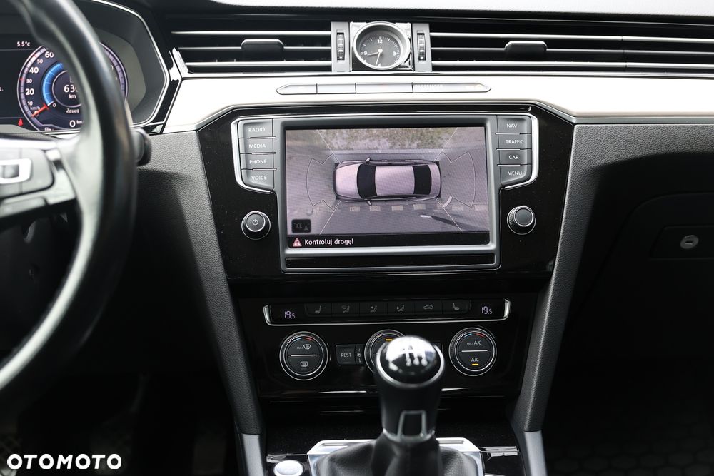 Volkswagen Passat 2.0 TDI BMT Highline - 17