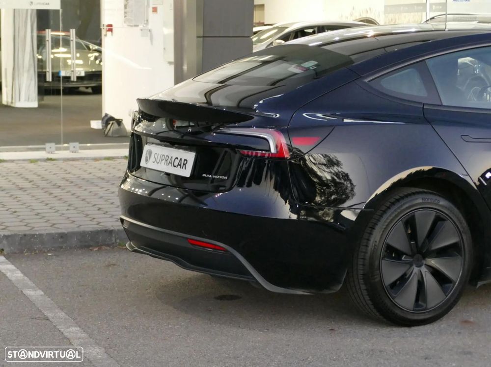 Tesla Model 3 - 7