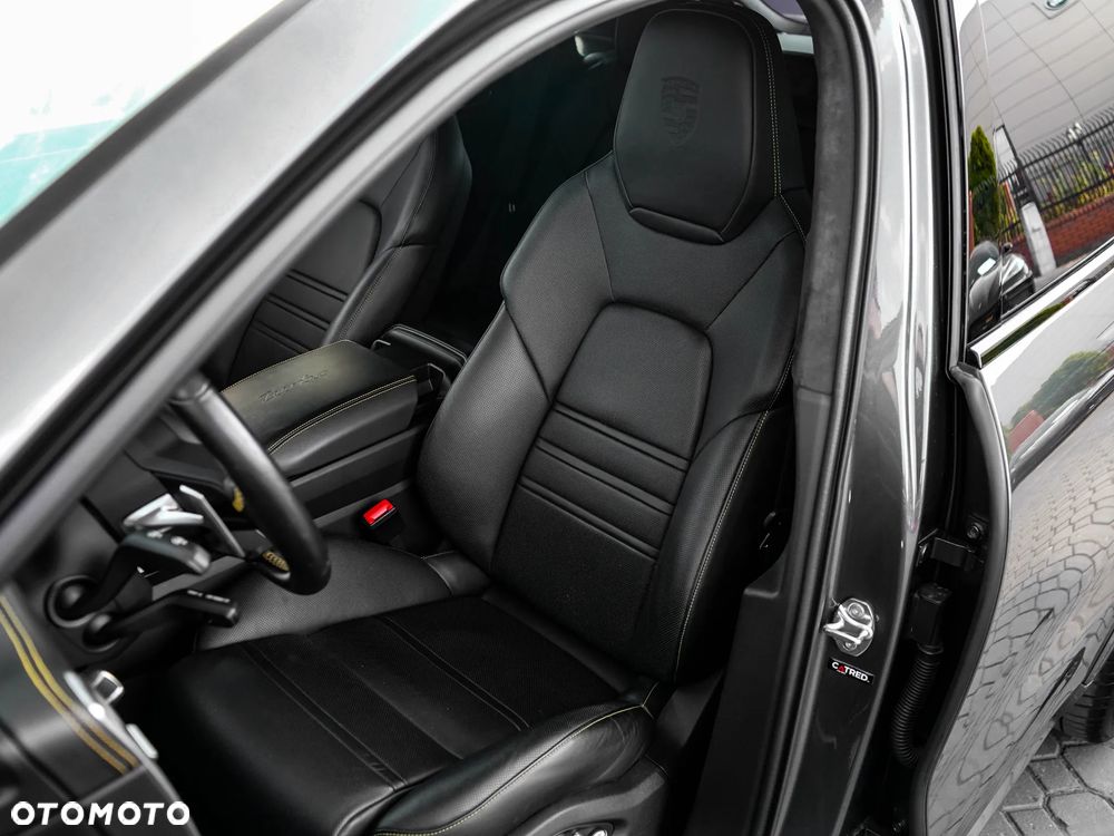 Porsche Cayenne Turbo - 22
