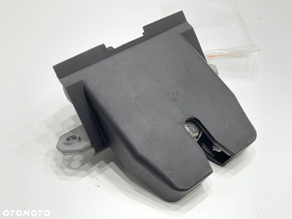 ZAMEK KLAPY TYŁ  VOLVO V40 liftback (525, 526) 2012 - 2022 D2 88 kW [120 KM] olej napędowy 2015 - - 1