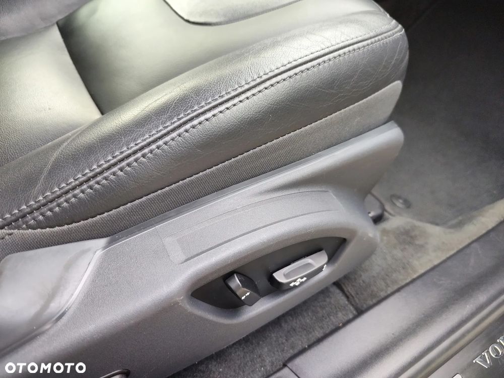 Volvo XC 60 T5 AWD Geartronic Summum - 26