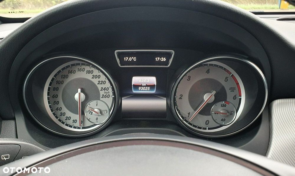 Mercedes-Benz GLA - 20