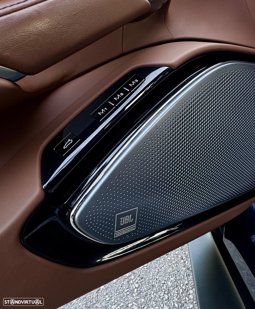 Ferrari Roma 3.9 Twin-Turbo V8 - 15