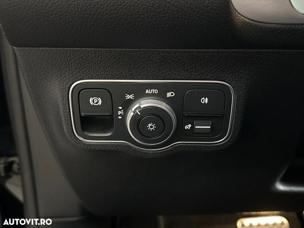 Mercedes-Benz GLB - 16