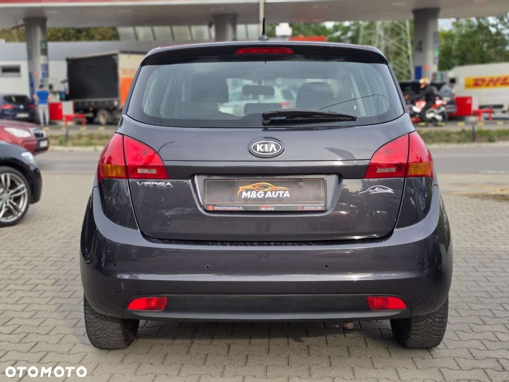Kia Venga - 5