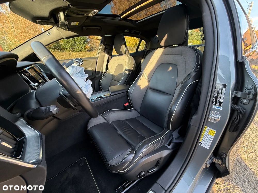 Volvo S60 T5 AWD R-Design - 16