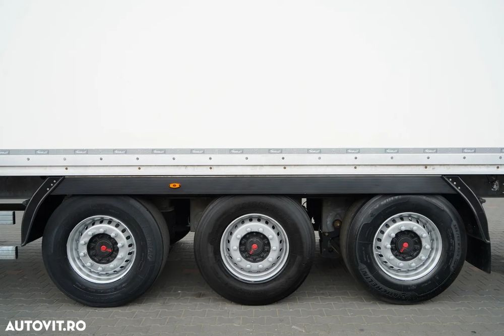 Trouillet / CONTAINER / LODĂ / DOUĂ AXE DE RIDICARE / SAF / PODEA FOARTE REZISTENTĂ: ȘIMBĂTĂ / 2020 - 18