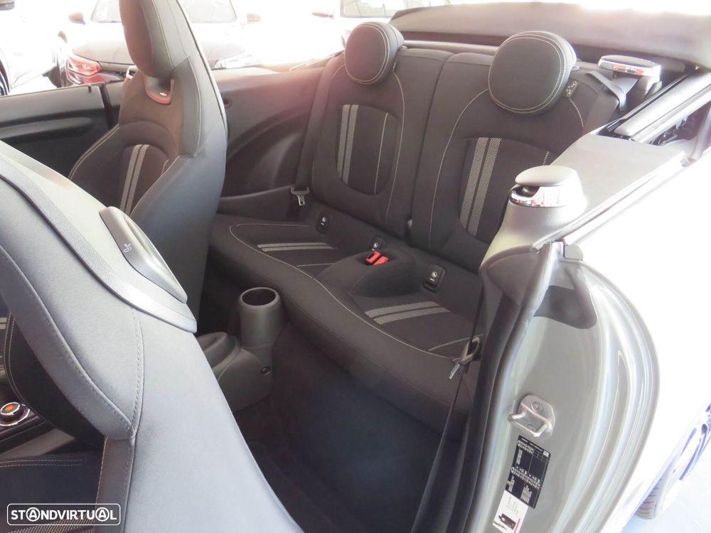 MINI Cabrio Cooper Premium Extra JCW Auto - 17
