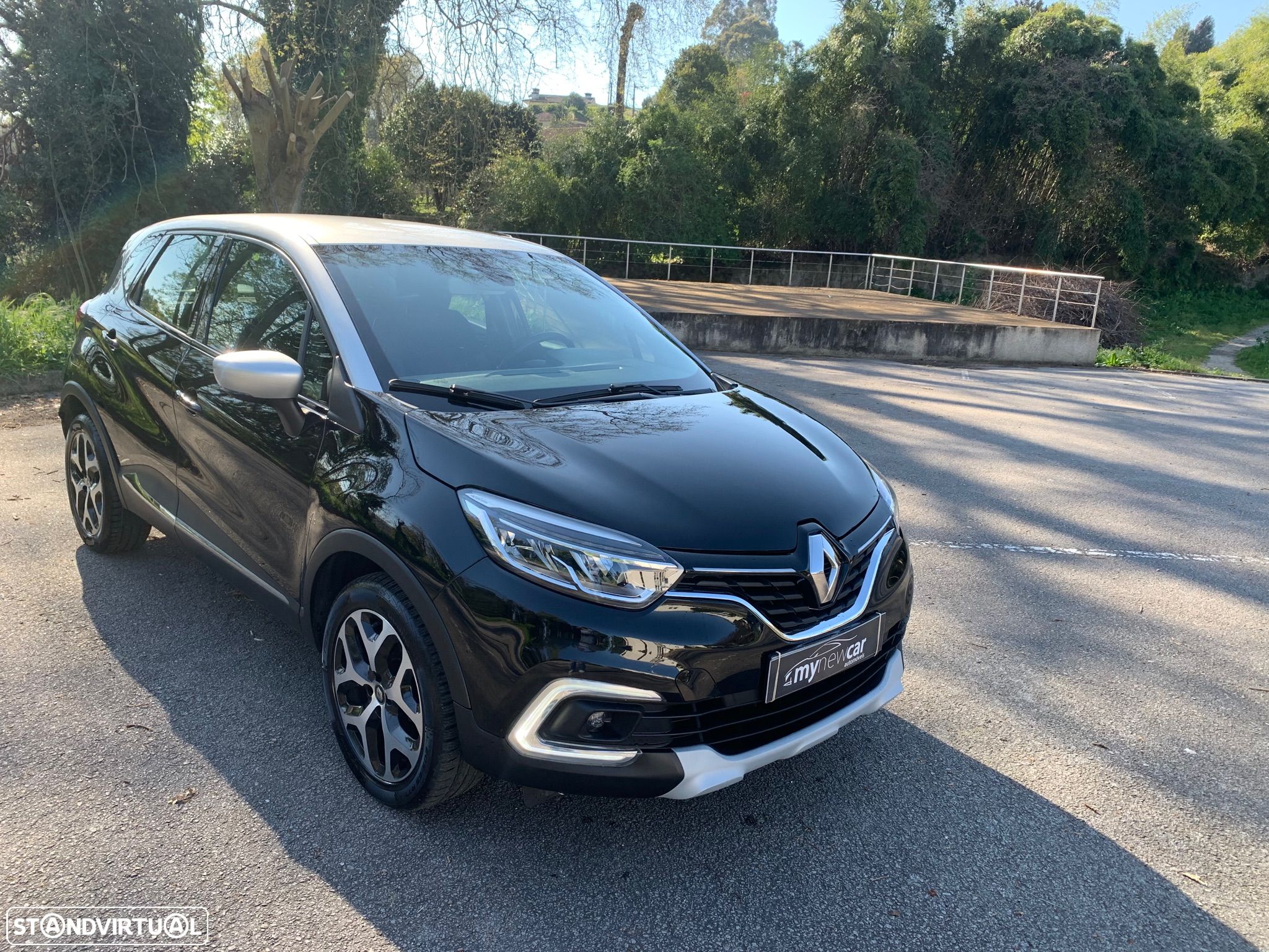 Renault Captur 1.0 TCe Exclusive - 1