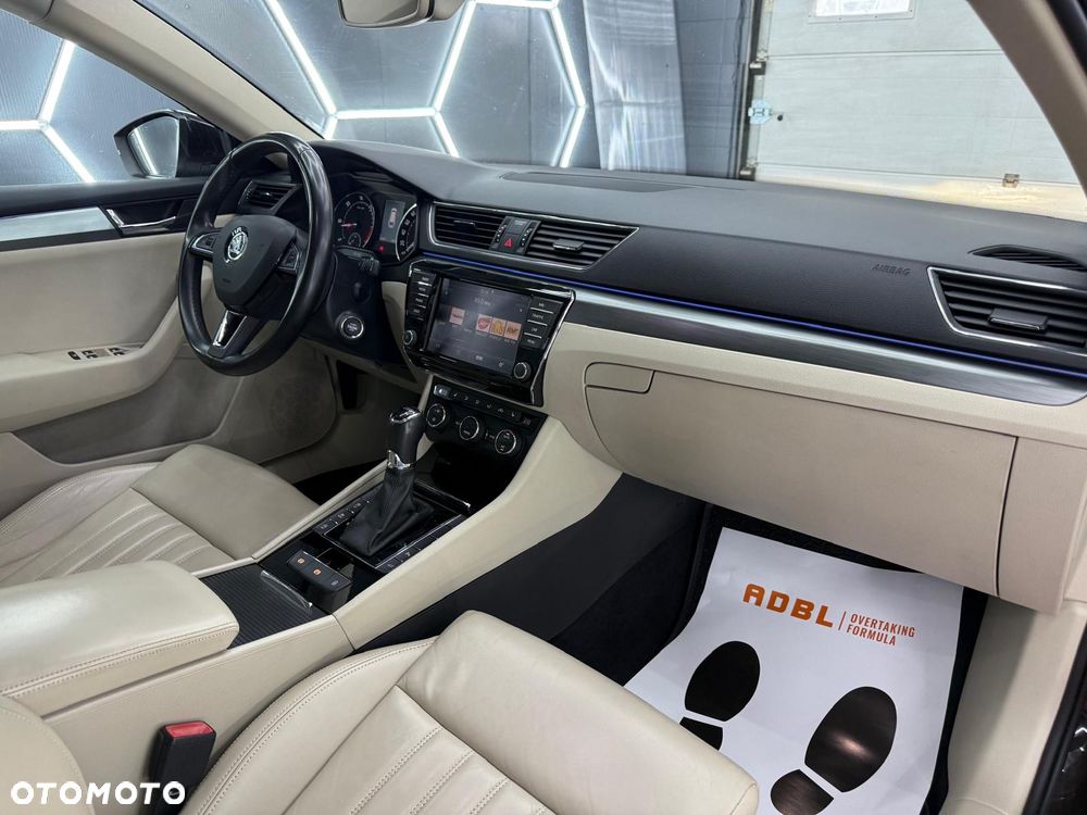Skoda Superb 2.0 TDI DSG Style - 31