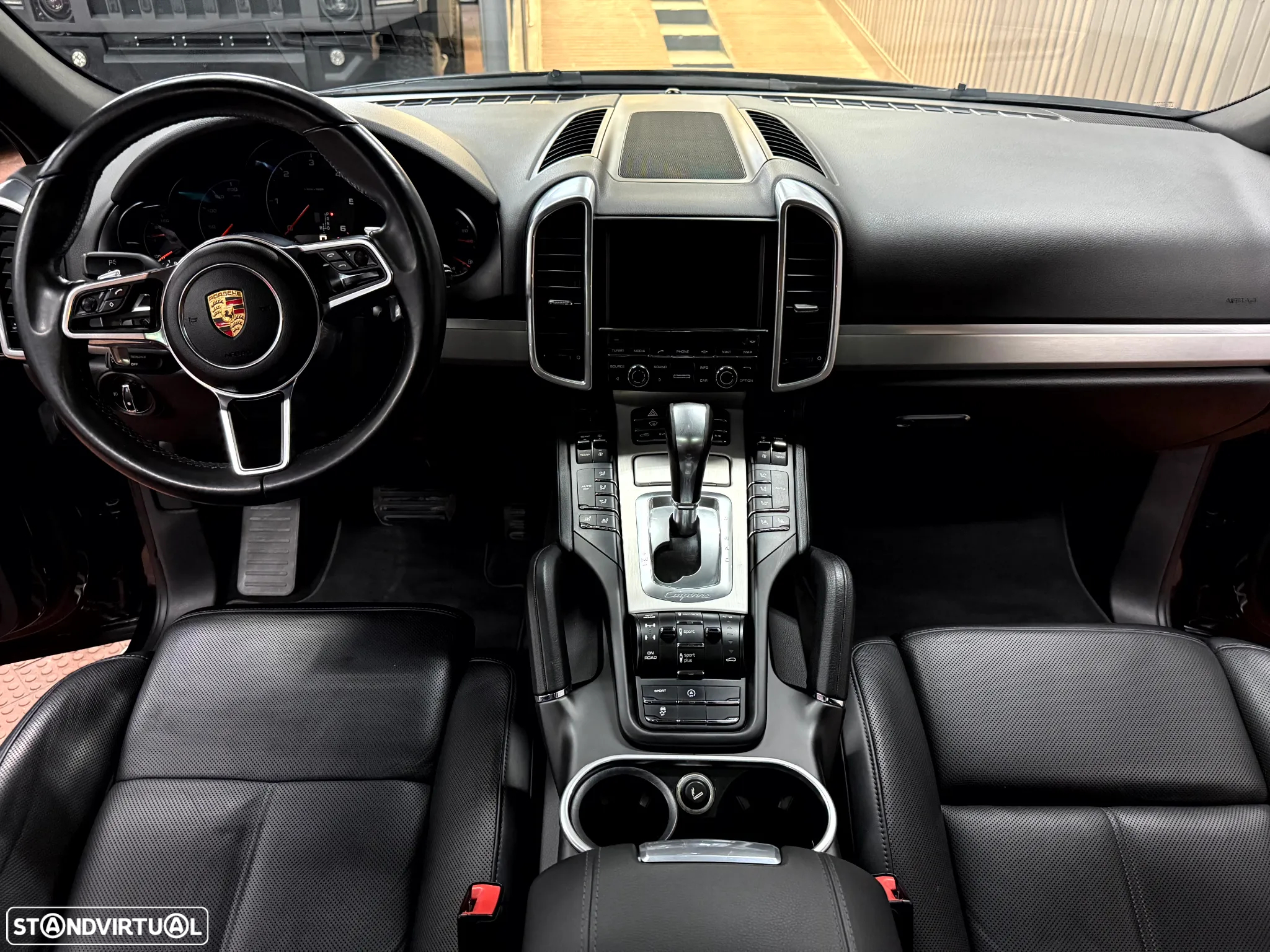 Porsche Cayenne - 25