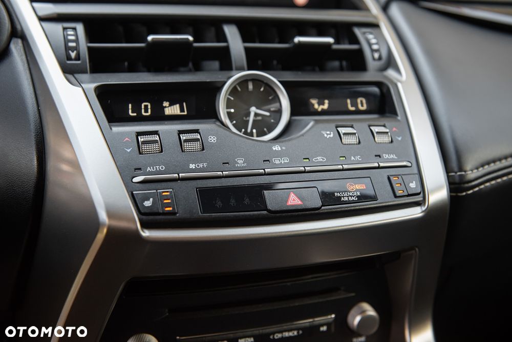 Lexus NX 300h Executive-Line - 24