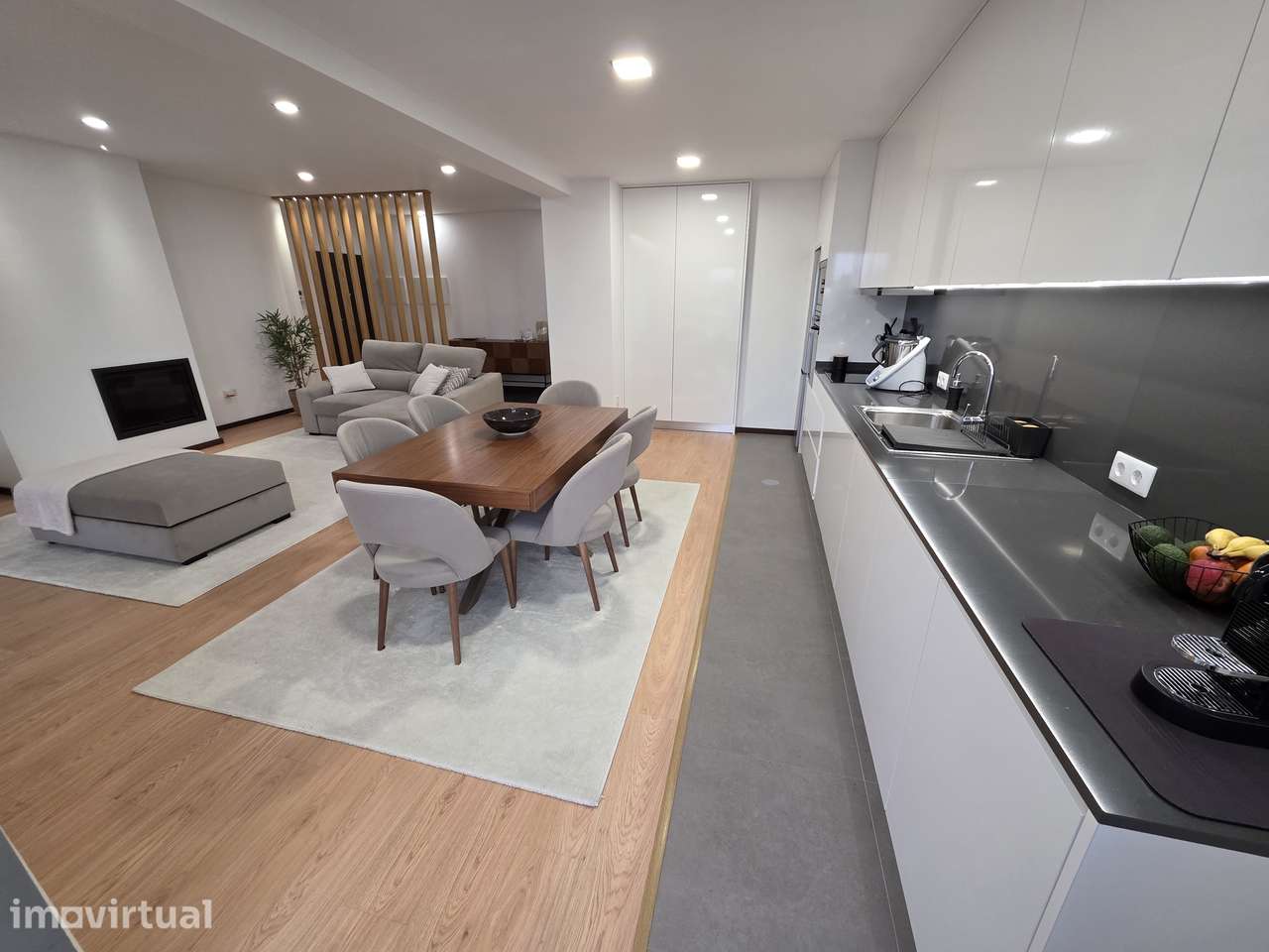 Vende-se apartamento T3 semi-novo centro Oliveira de Azeméis - Grande imagem: 3/16