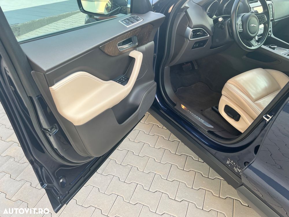 Jaguar F-Pace 30d AWD Prestige - 33