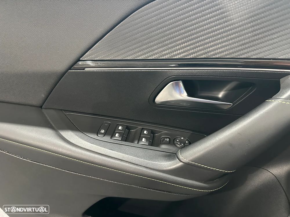 Peugeot 2008 1.2 PureTech GT EAT8 - 11