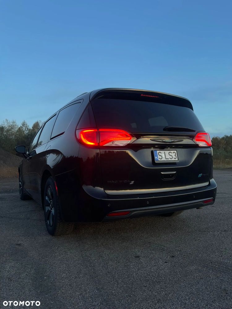 Chrysler Pacifica - 34