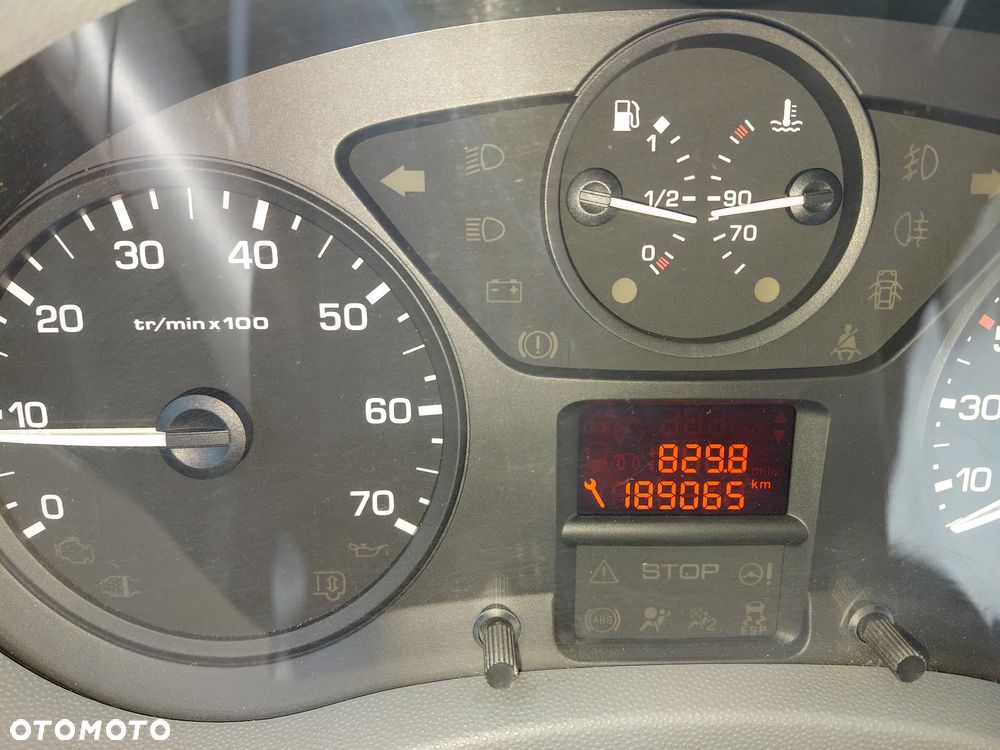Peugeot EXPERT - 5
