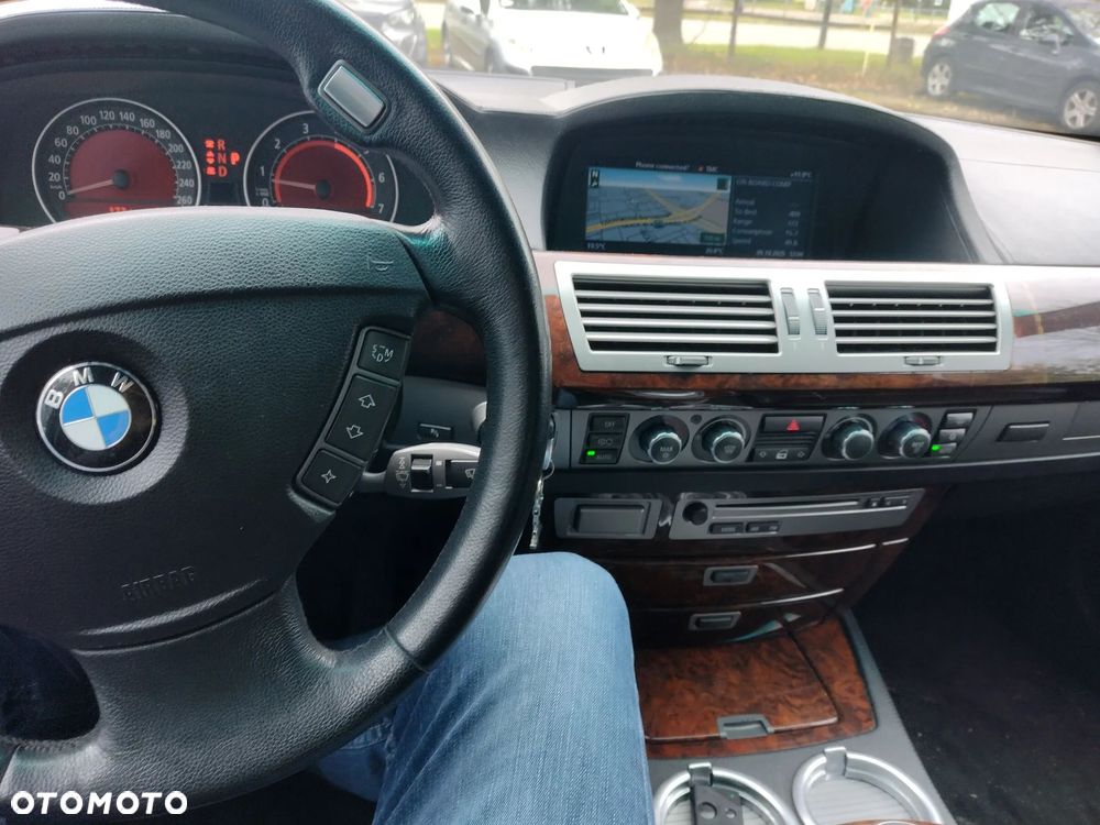 BMW Seria 7 760i - 10