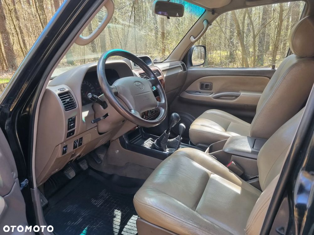 Toyota Land Cruiser - 6