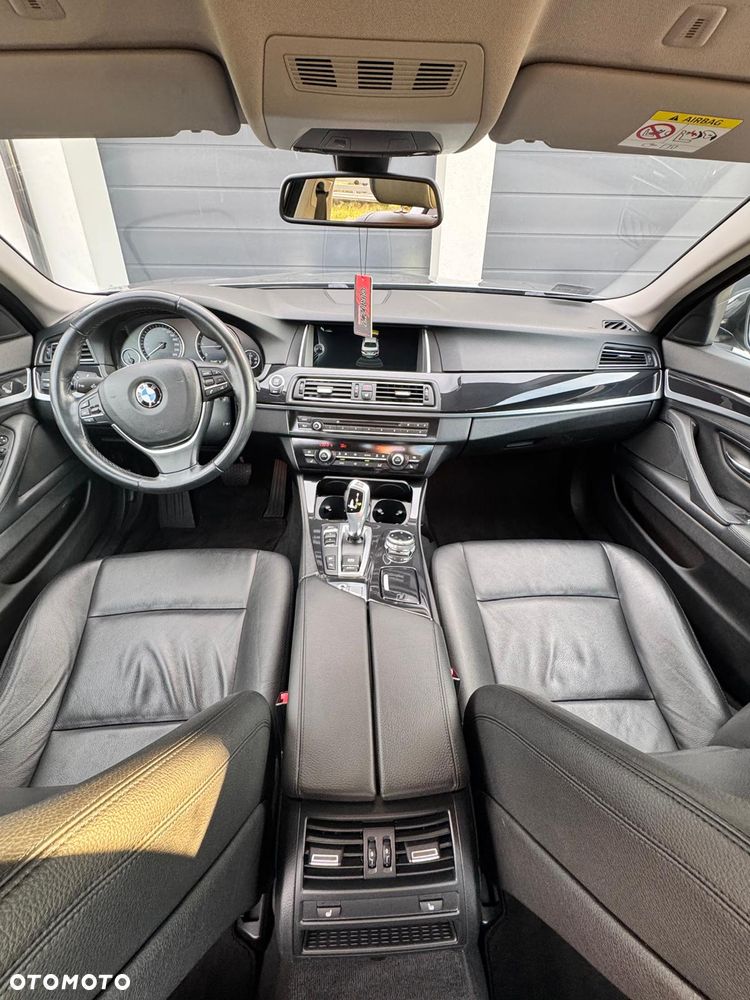 BMW Seria 5 525d xDrive - 6