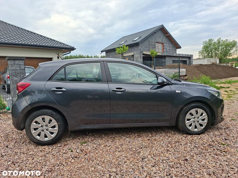 Kia Rio 1.2 M - 11