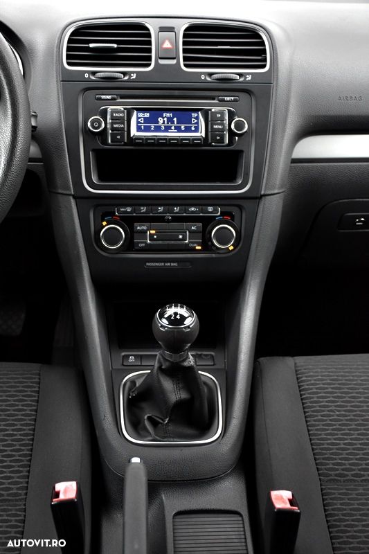 Volkswagen Golf 1.6 TDI DPF Trendline - 14