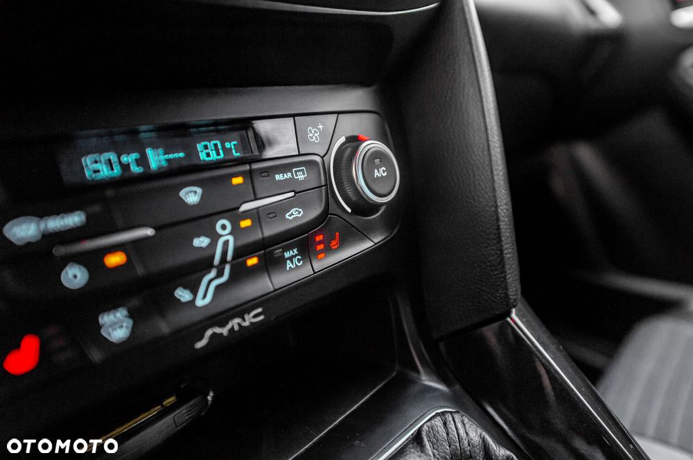 Ford Focus 1.0 EcoBoost Titanium - 31