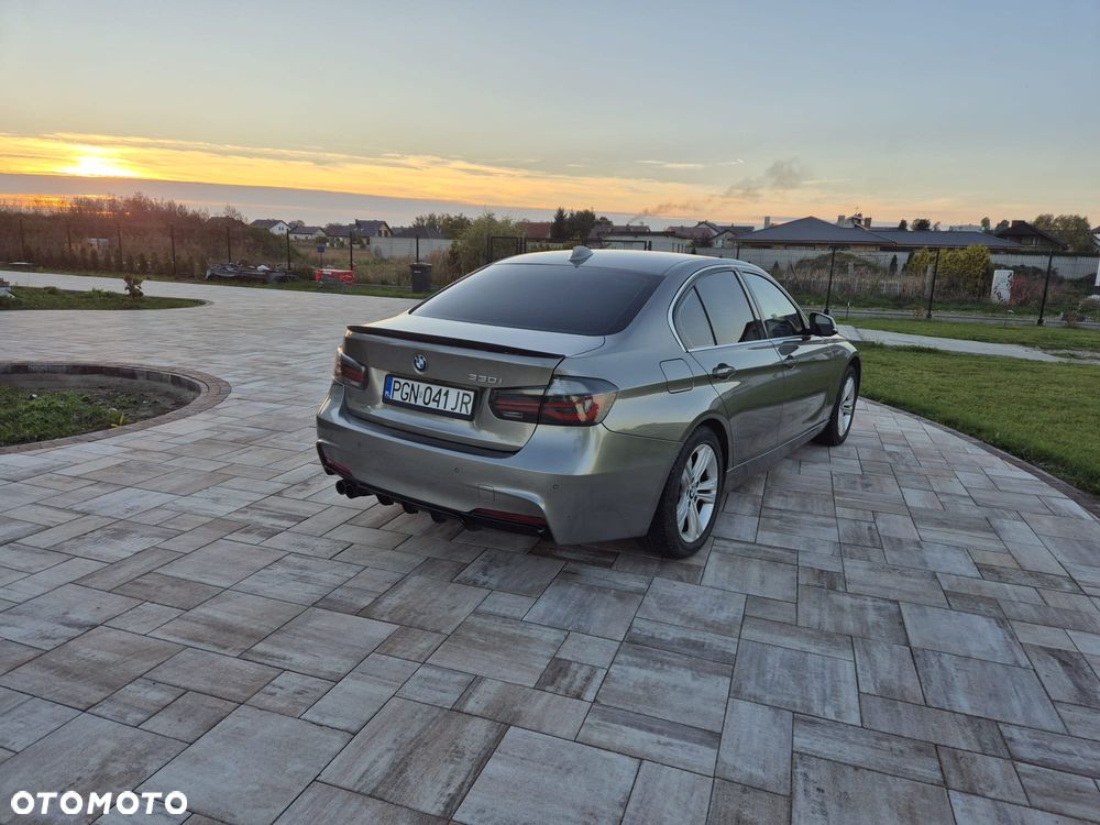 BMW Seria 3 2018 photo 5