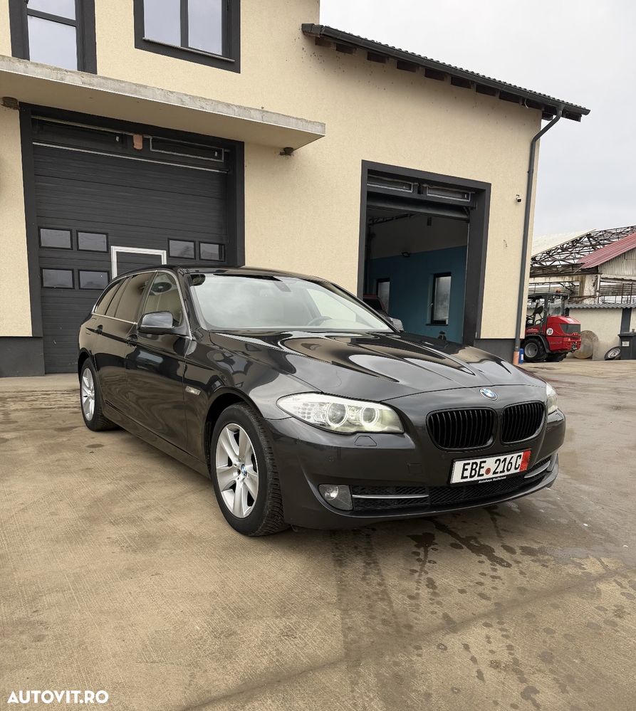 BMW Seria 5 520d Sport-Aut. - 9