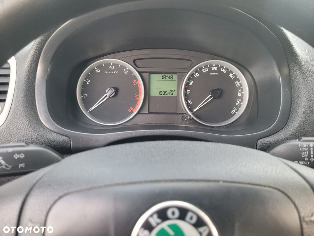 Skoda Fabia 1.4 16V STYLE Edition - 16