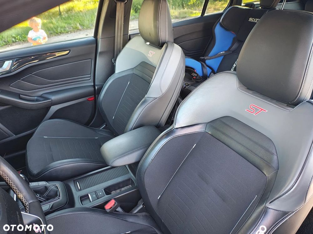 Ford Focus 2.3 EcoBoost ST - 11