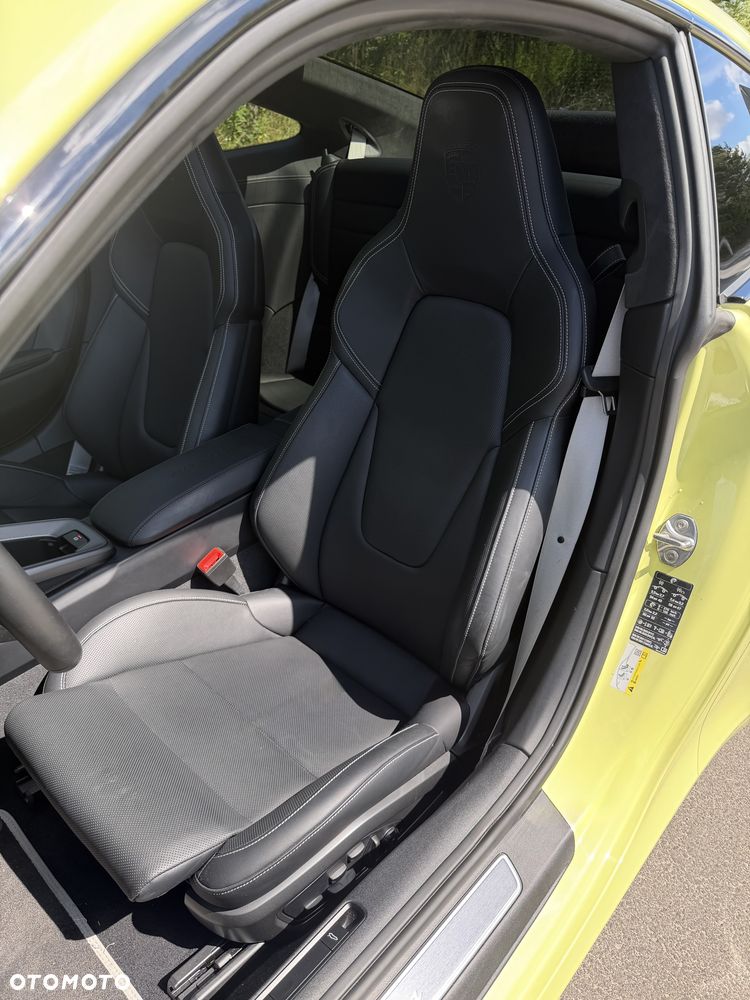Porsche 911 Carrera PDK - 21