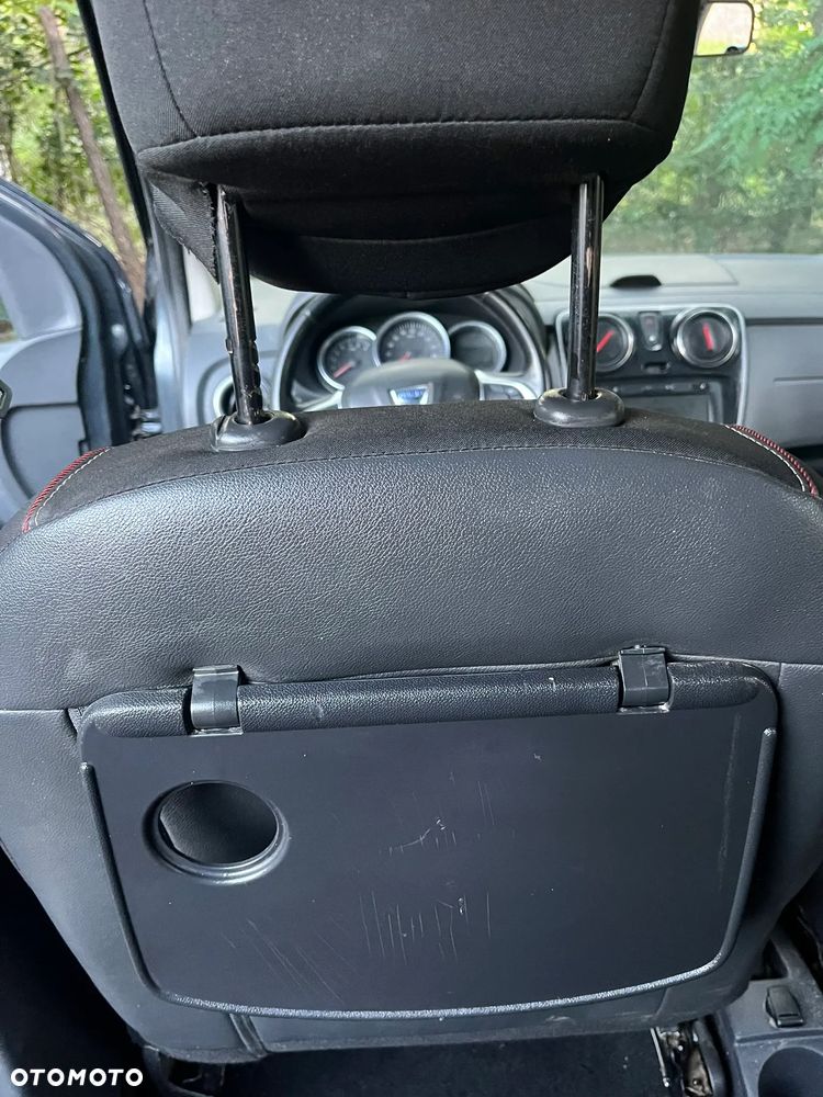 Dacia Lodgy 1.6 SCe Stepway S&S - 23