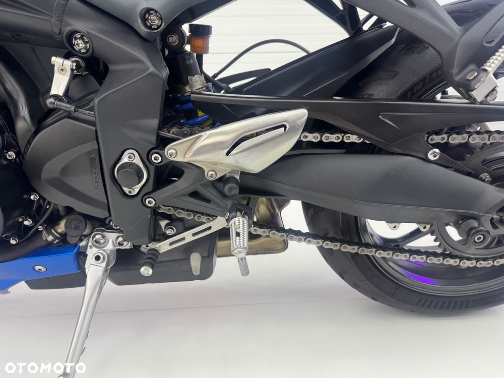 Triumph Street Triple - 12
