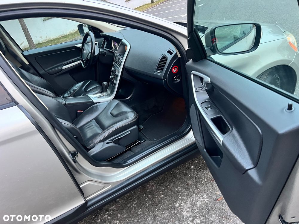 Volvo XC 60 2.0T Powershift RDesign - 20