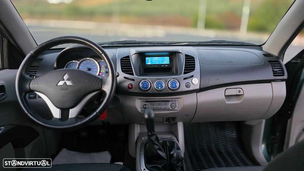 Mitsubishi L200 Pick Up 4x4 Intense Club Cab - 34