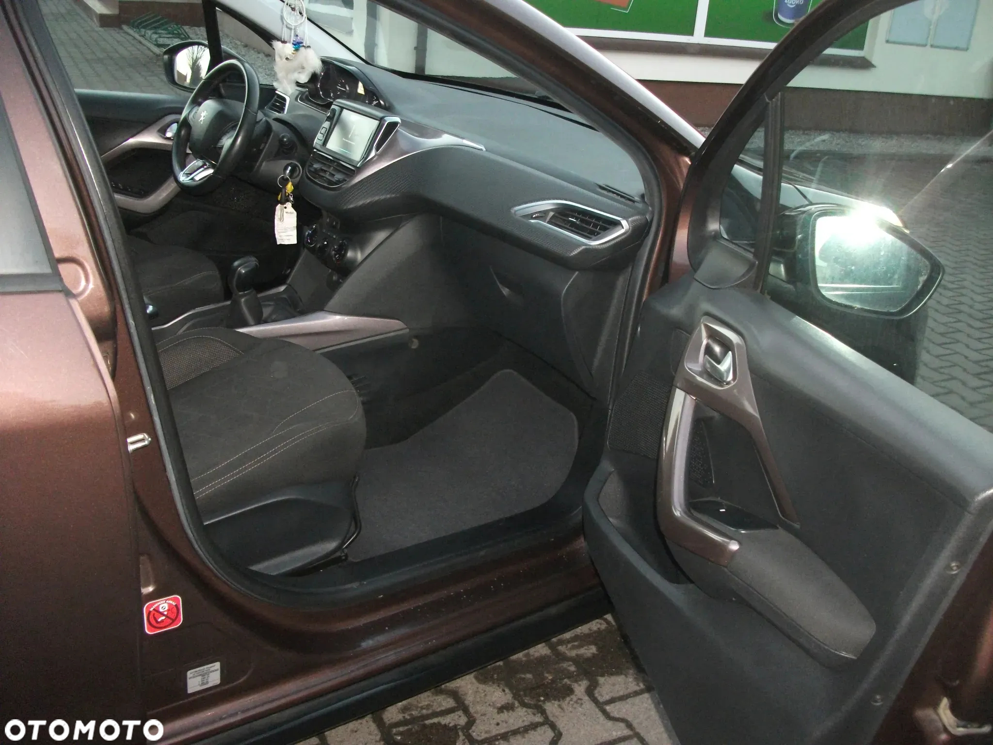 Peugeot 2008 - 12