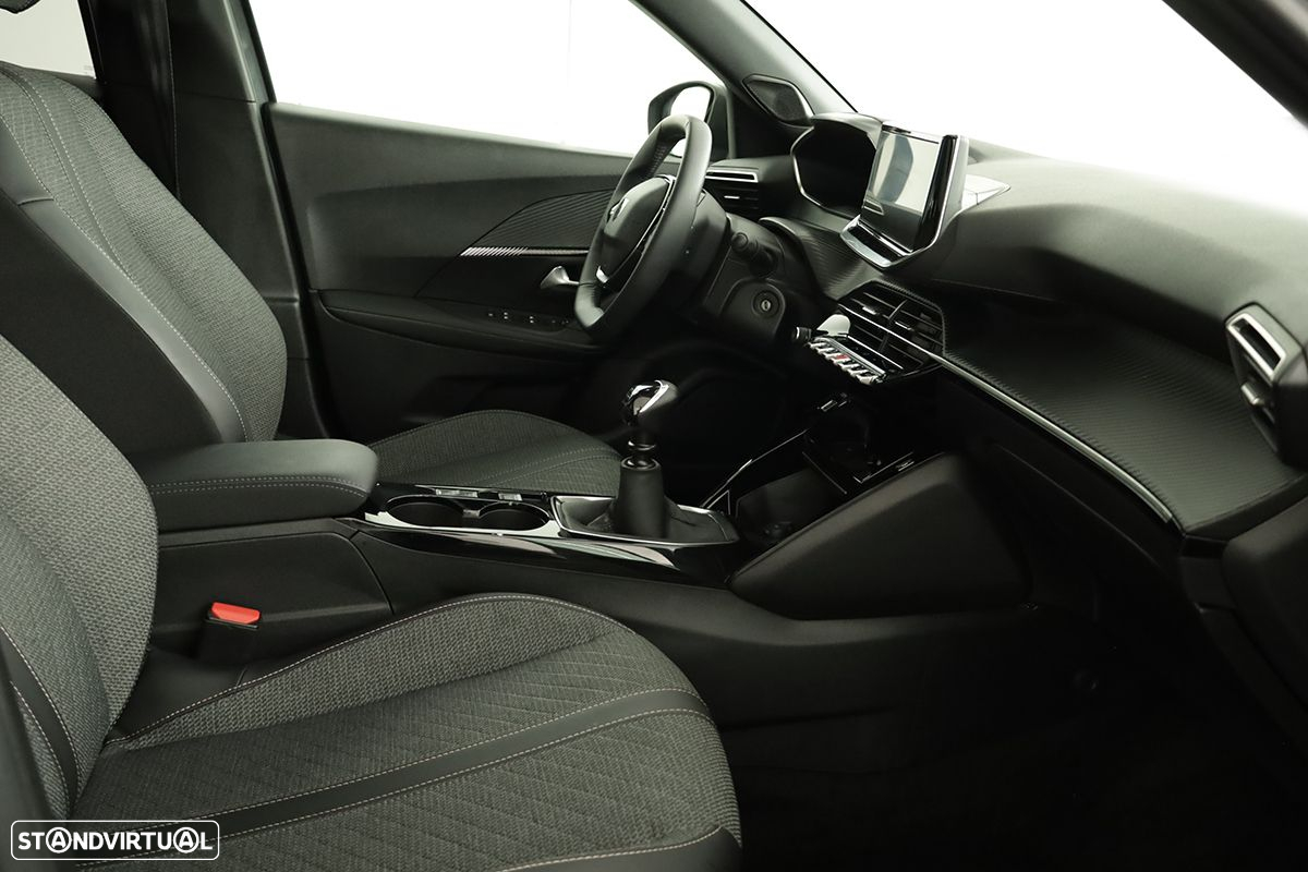 Peugeot 2008 1.2 PureTech Allure - 21