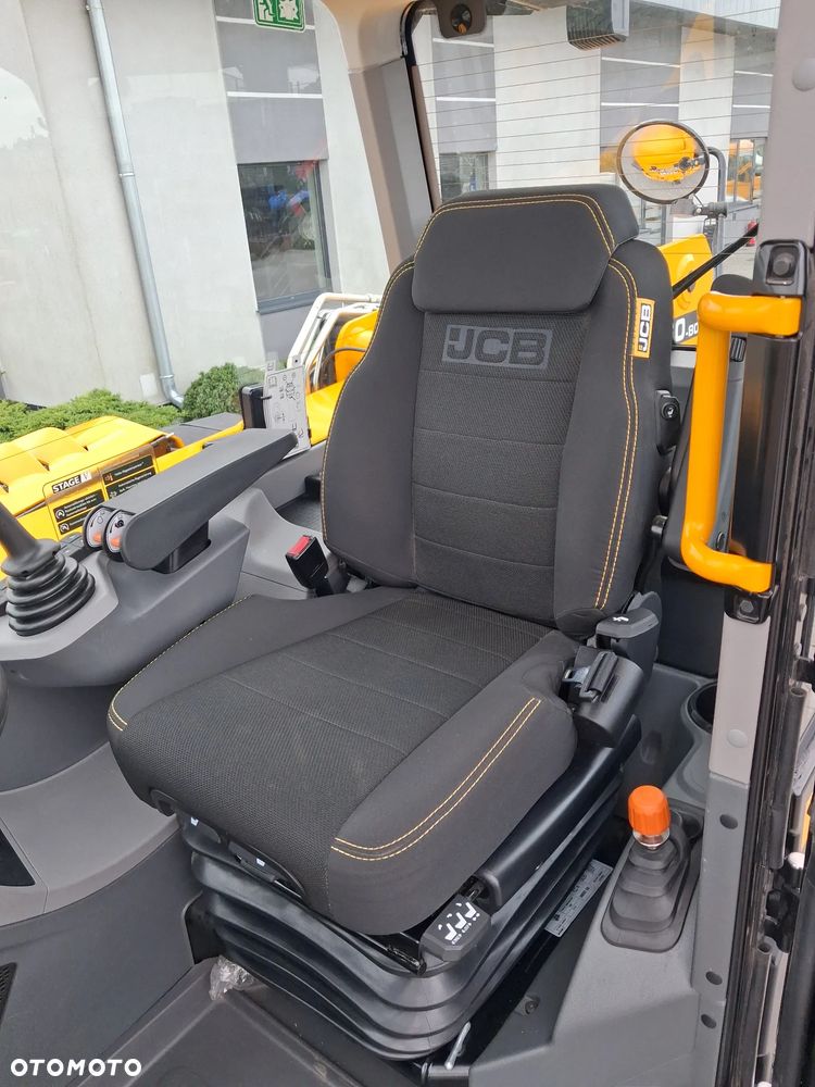 JCB 560-80 AGRI XTRA DUALTECH VT - 12