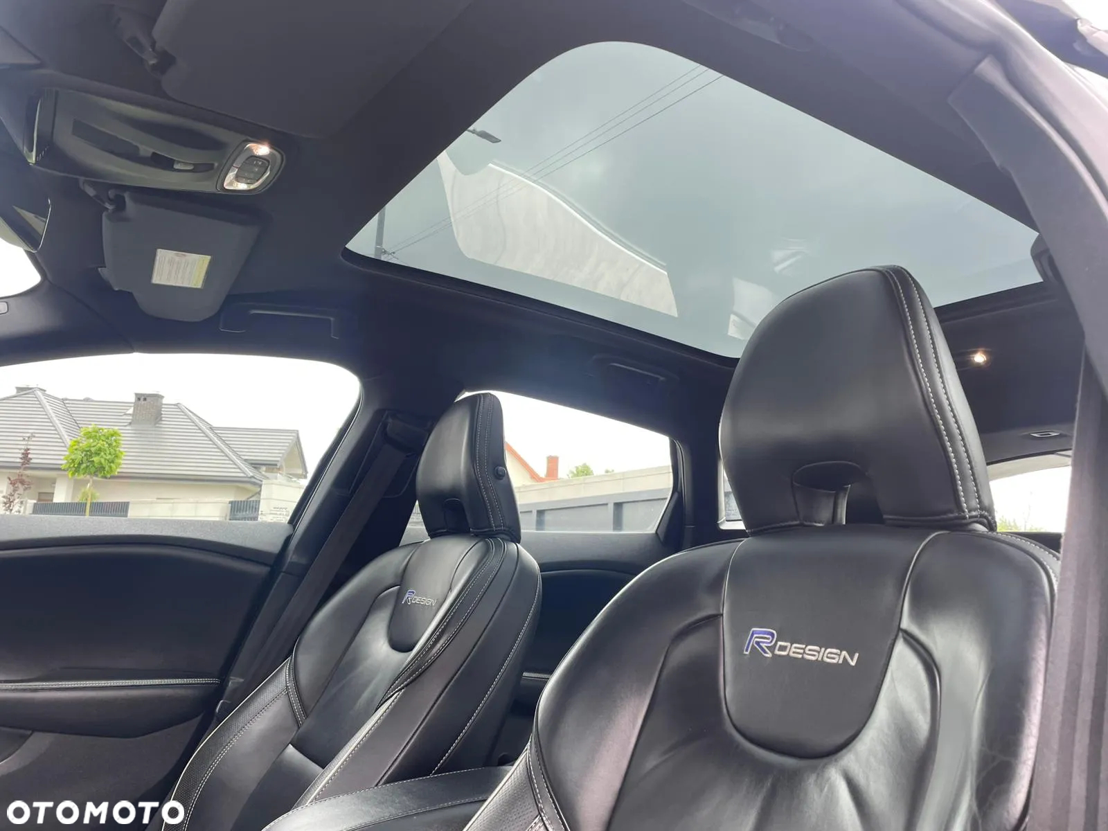 Volvo V40 D2 R-Design - 13